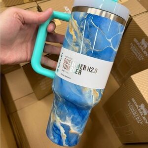 Stanley Quencher H2.0 Tumbler - Blue and Gold Marble